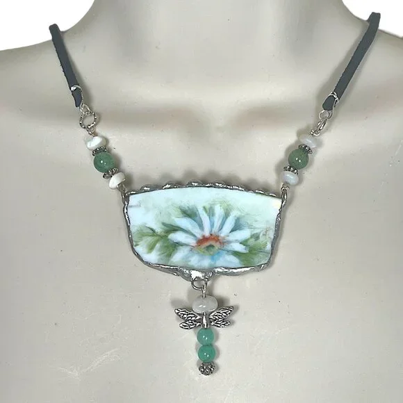 Broken China Pendant Necklace With Jade Dragonfly Charm & Silver Metalwork - Picture 8 of 10